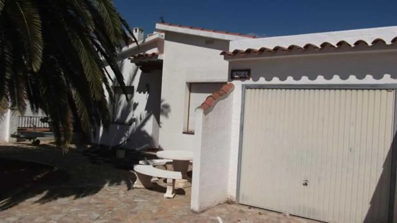 Villa Amb Jardi I Amarre Empuriabrava Spain